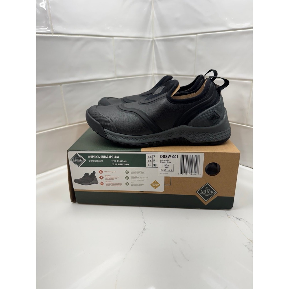 Muck Boot Company‎ Women's Outscape Low Neoprene Booties in black/gray